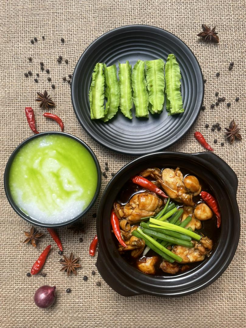 chao-ech-3-con-chao-la-dua