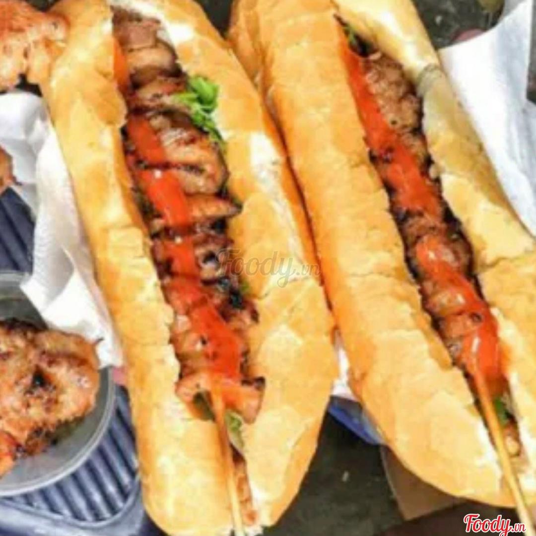 banh-mi-2-thit-xien