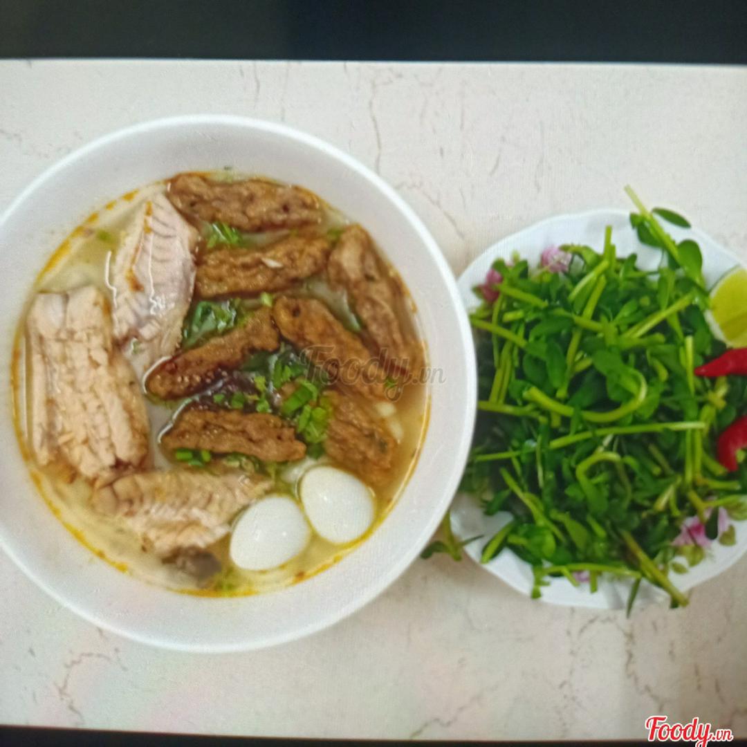 banh-canh-cha-ca-thac-lac-chien-to-ac-biet