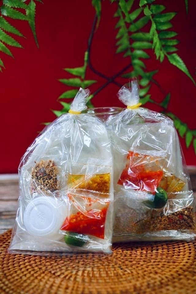 banh-trang-ot-rim-dau-toi-muoi-hat-to-ma-1