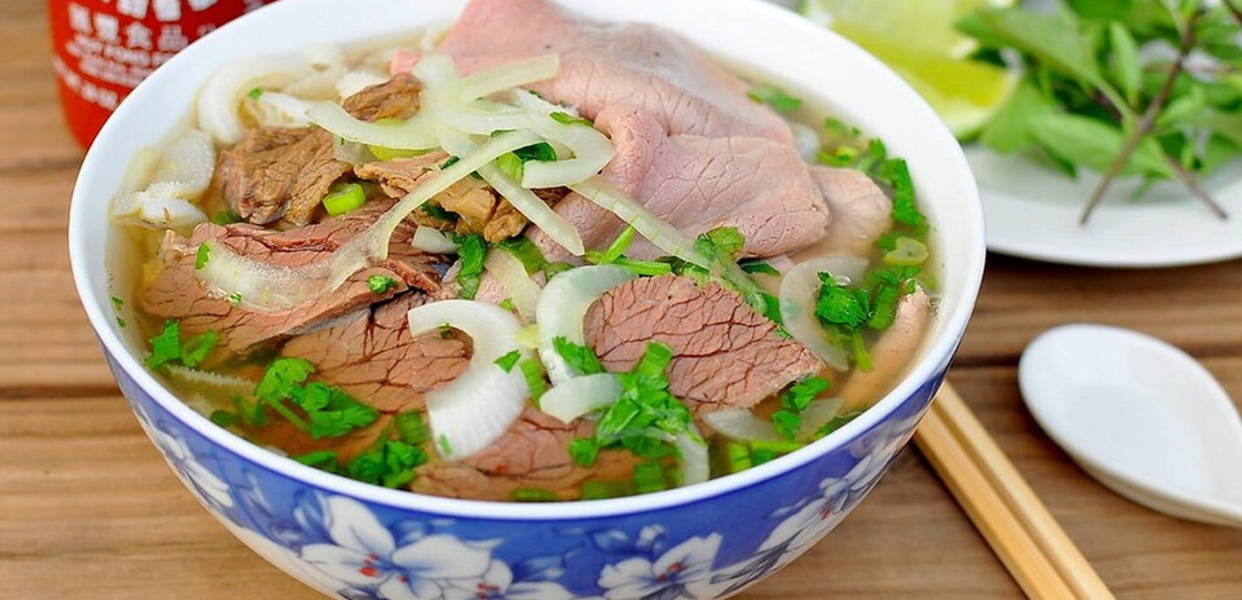 pho-ly-quoc-su-com-pho-ac-biet-phu-doan