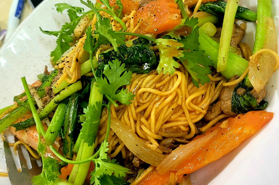 mi-trung-xao-thap-cam