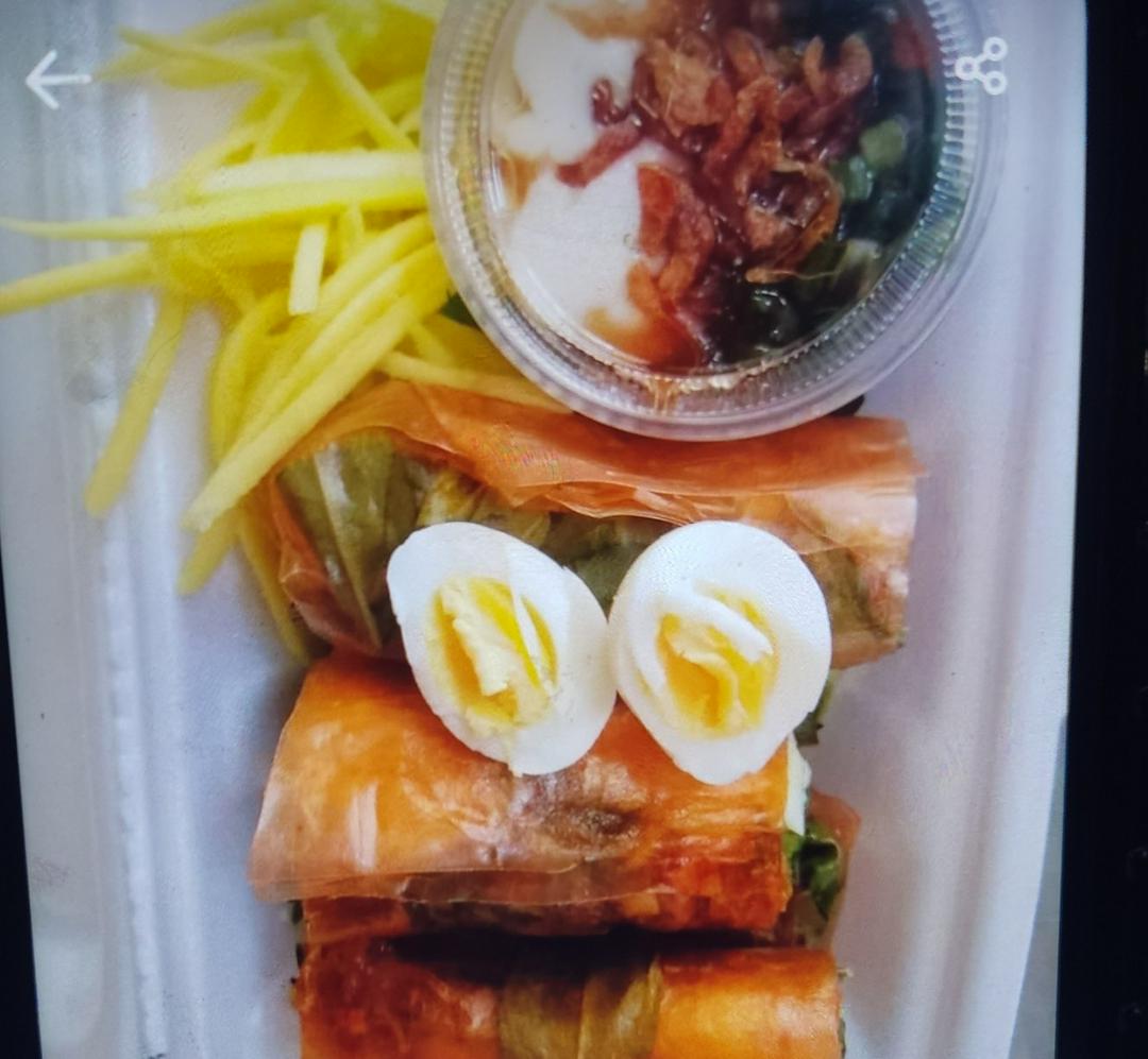 banh-trang-cuon-cham-me-mo-hanh-sot-bo-trung-cut-hong-ao