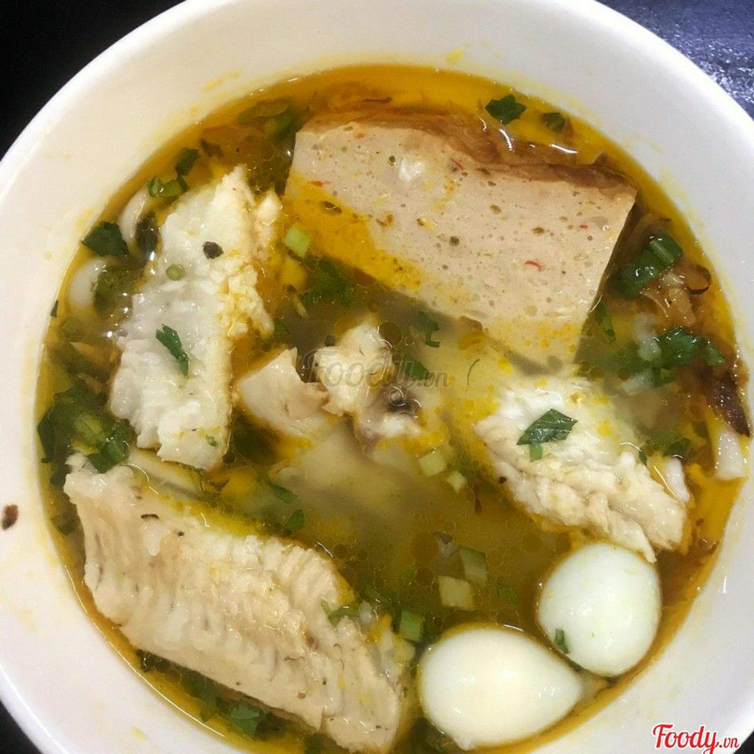 banh-canh-ca-loc-khong