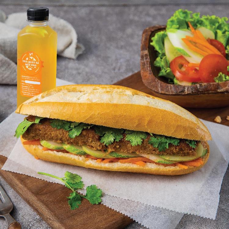 combo-banh-mi-bo-nuong-sot-tieu-en-va-o-uong