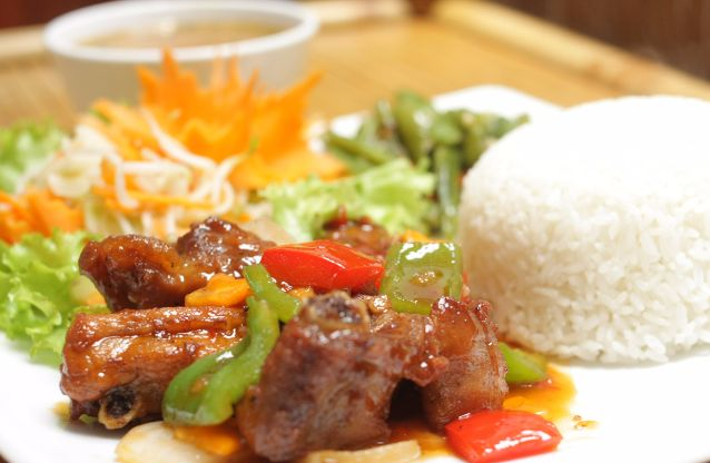 combo-5-com-suon-chua-ngot-trung-chien