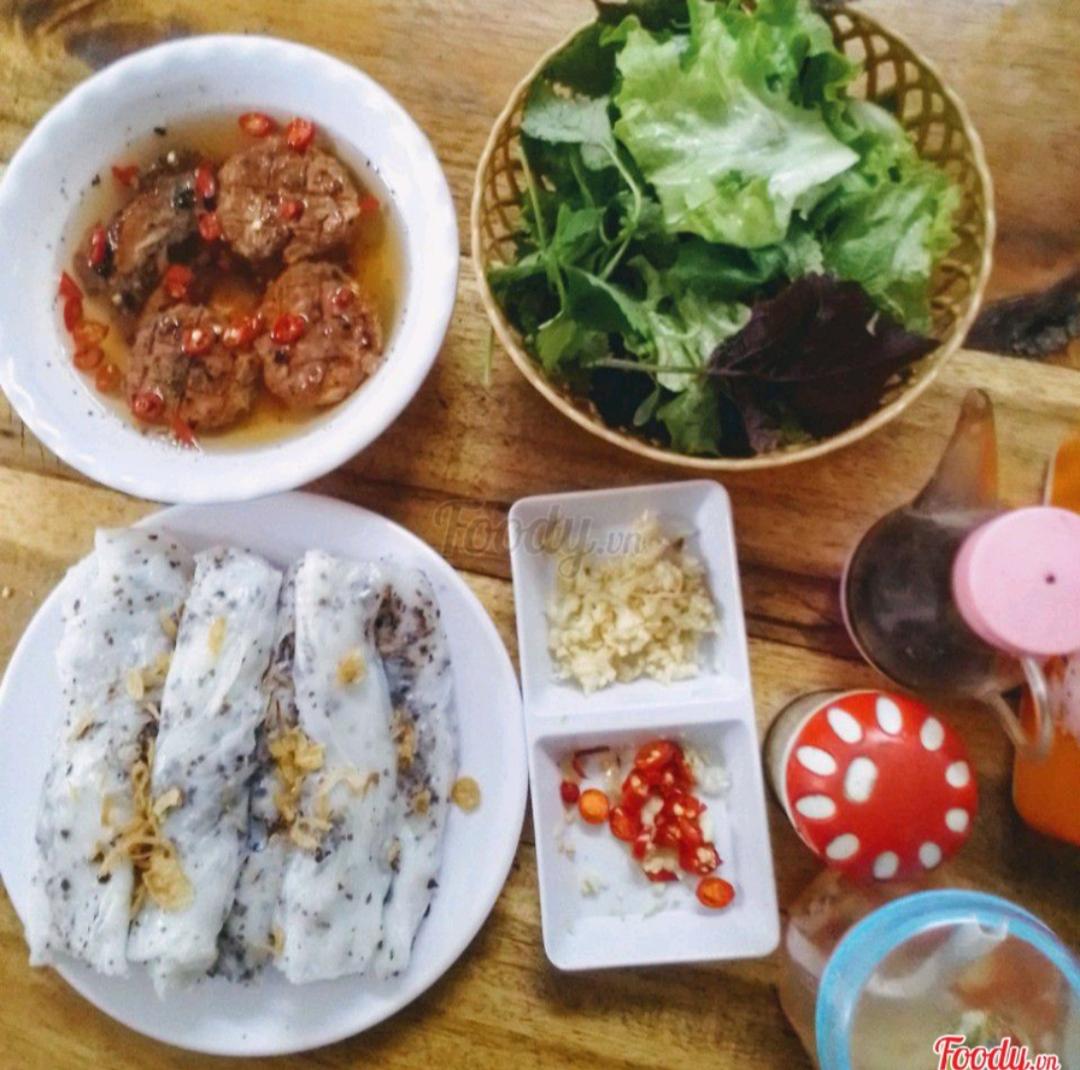 banh-cuon-cuon-thit-thit-vien-nuong