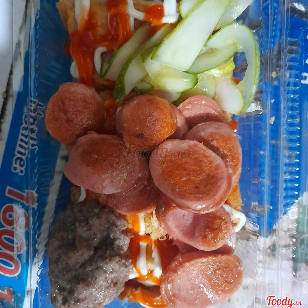 banh-mi-tron-pate-xuc-xich