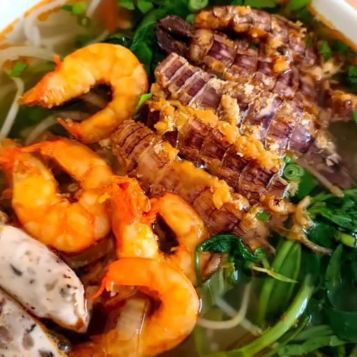 banh-a-tom-be-bat-thuong