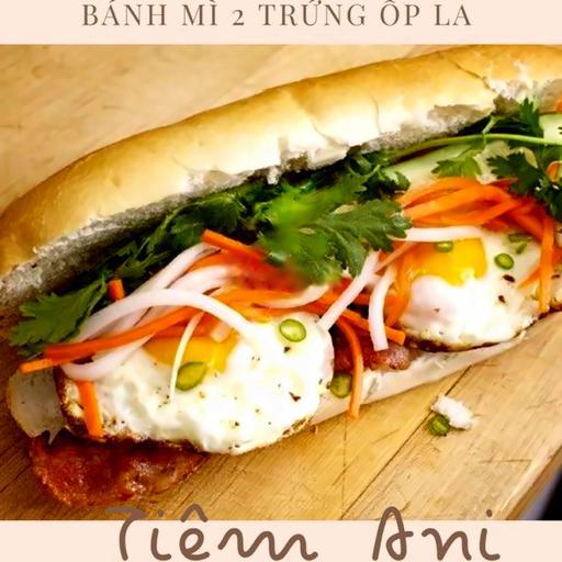 banh-mi-2-trung-op-la