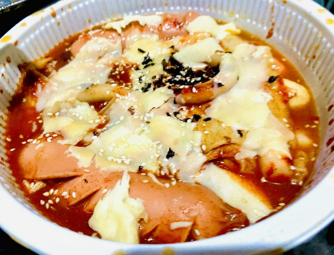 tokbokki-thap-cam-size-sieu-to-khong-lo