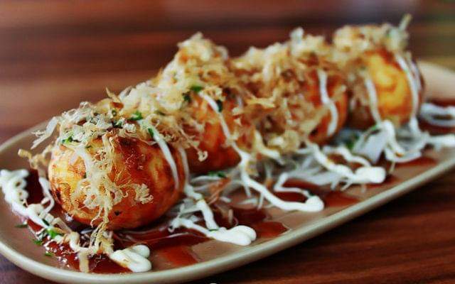 an-vat-be-na-banh-bach-tuoc-takoyaki