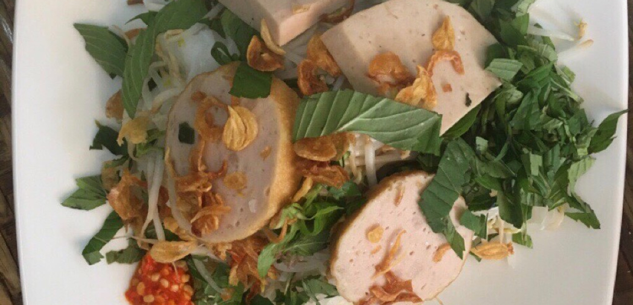 co-ut-banh-uot-lang-ong-goc-doi-ve-nha-5-37-dien-hong