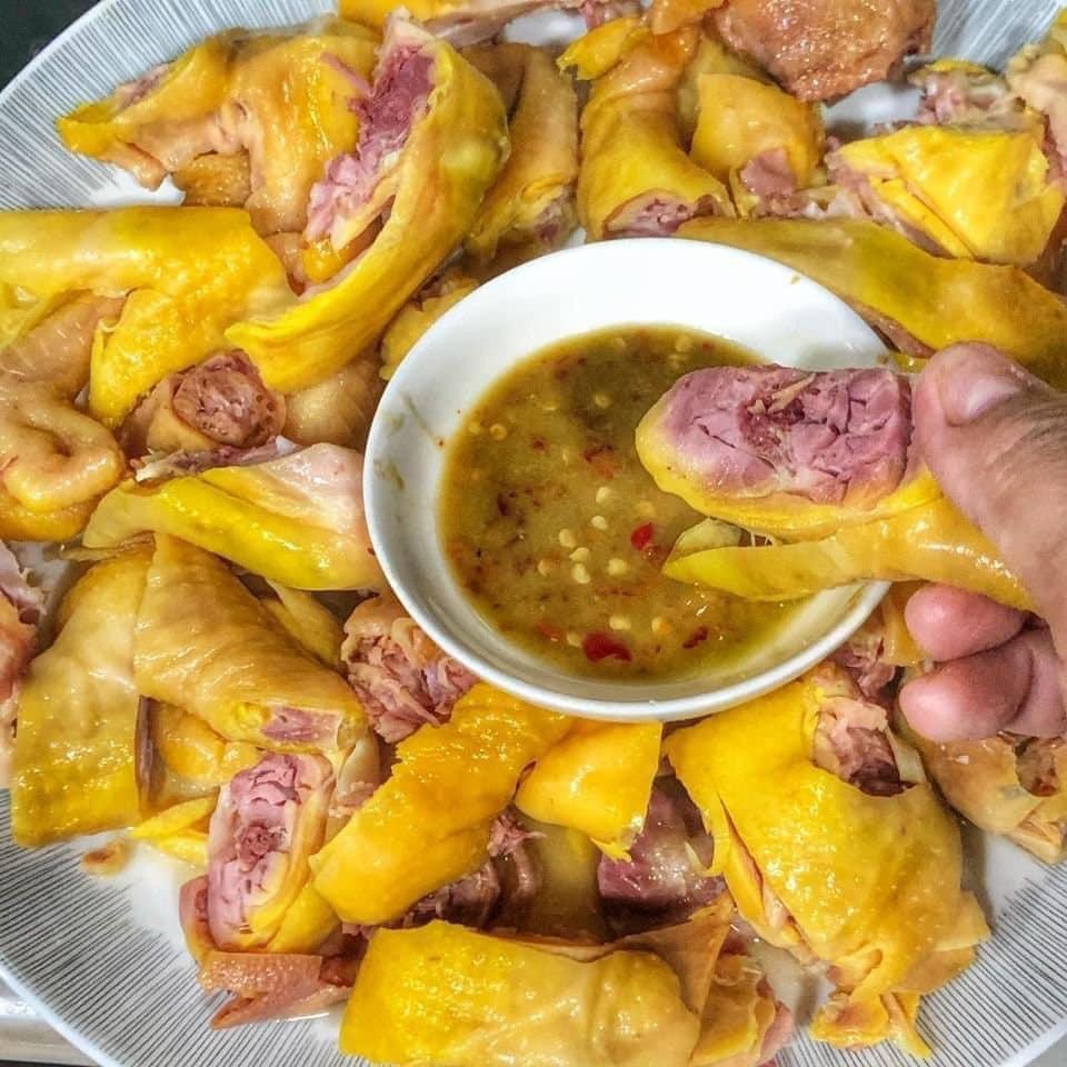 ga-u-muoi-hang-thap-2-khay-ca-con-gia-vi-cham