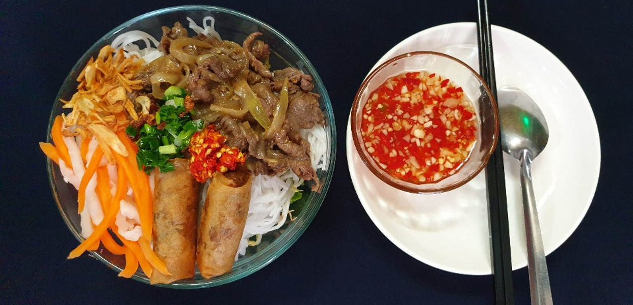 co-gai-bun-bo-hoang-hoa-tham