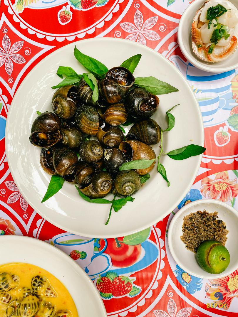 oc-buou-nuong-sot-tieu-en