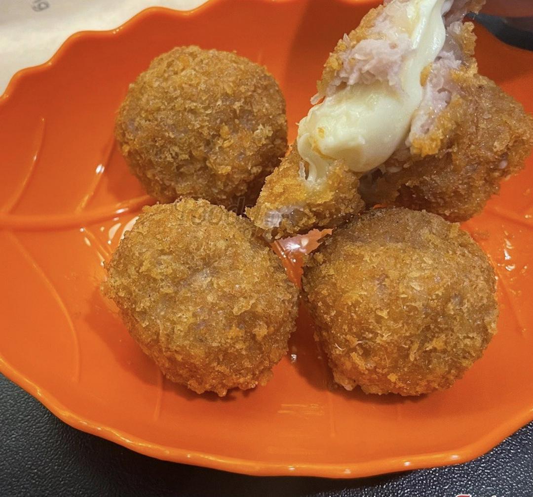 nem-vien-pho-mai-keo-soi