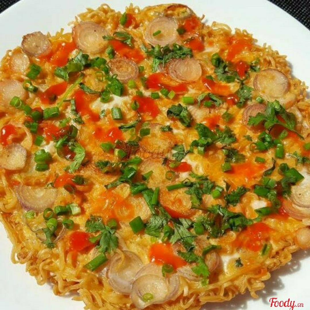 mi-goi-chien-trung-xuc-xich-gion-gion-2-trung-hanh-la