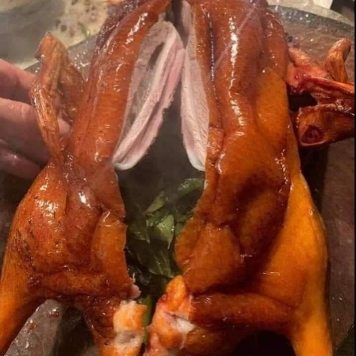 ui-ga-ta-2-cai-to-bang-1-con-ga-sieu-ngon