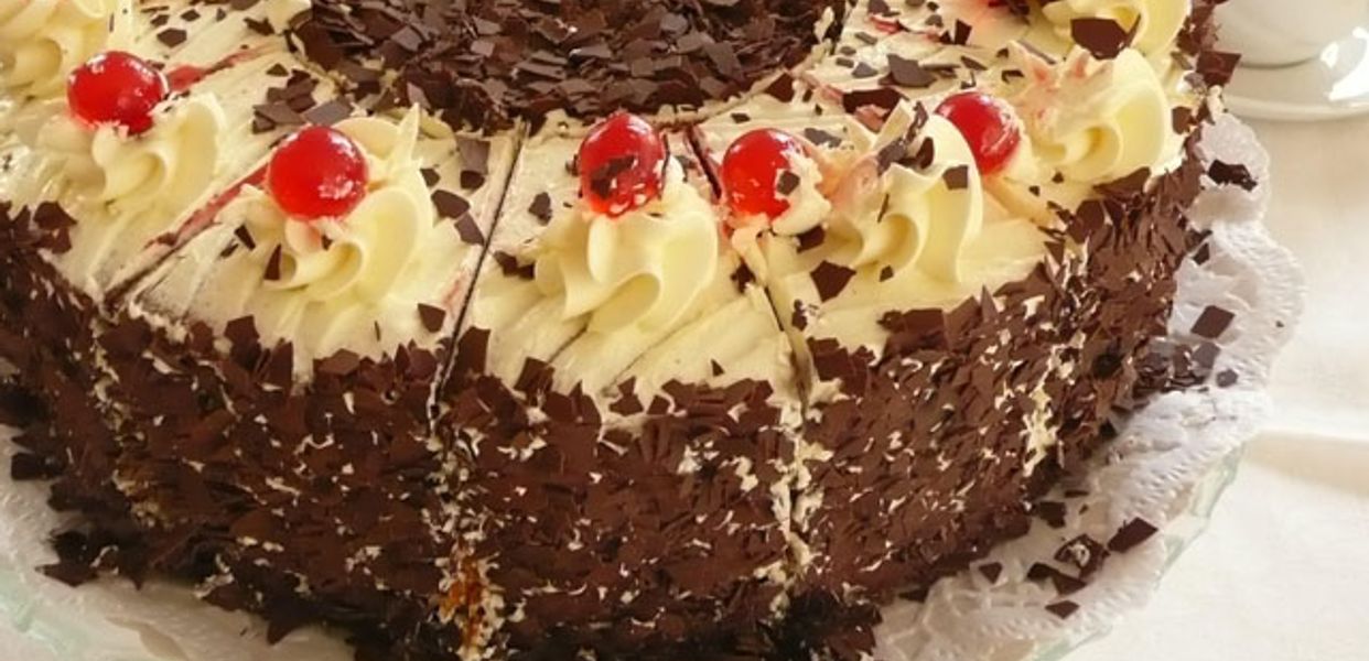 banh-kem-hoang-phat-phan-huy-ich