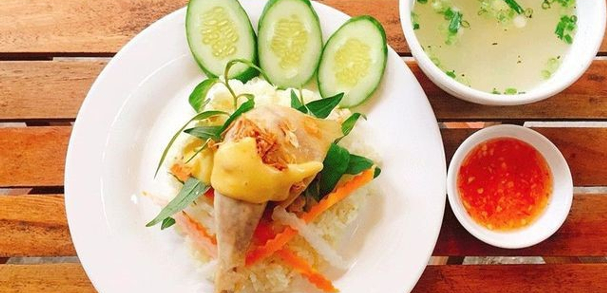 2-chi-em-com-ga-nha-trang-oc-lap