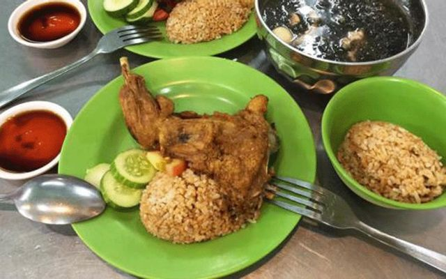 kim-hoa-com-chien-ga-xoi-mo-le-van-thinh