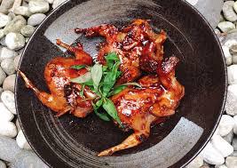 banh-mi-chim-cut-xao-me-cay-2-con