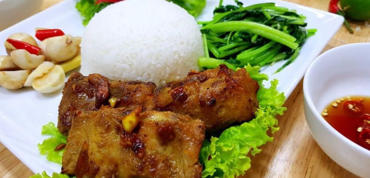 tiem-com-1982-com-van-phong-tran-ai-nghia