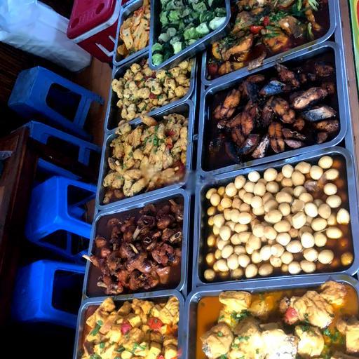 rau-xao-thit-quay-au-phu-xot-tom-rang-cha-thit