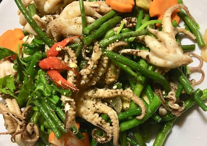 com-chien-muc-xao-au-que