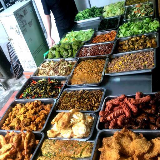 thit-luoc-trung-ca-chua-ngot-ga-rang-muoi-rau-cac-loai