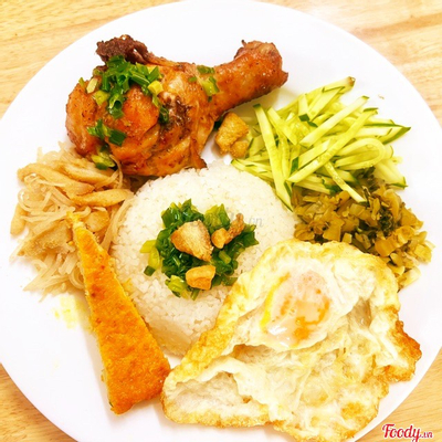 com-ui-ga-bi-thit-trung-chien