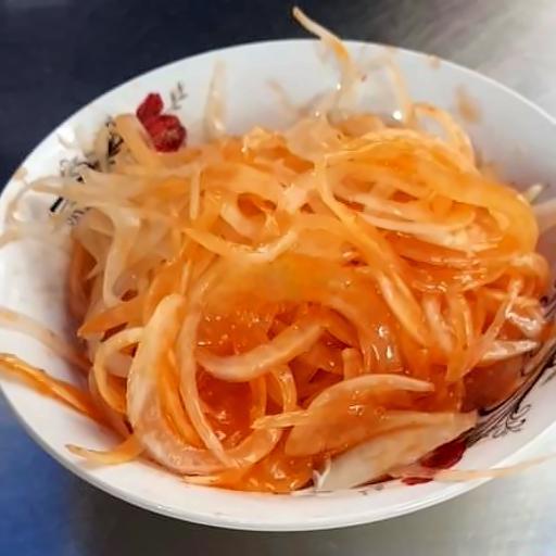 tron-hanh-tay-giup-cho-khach-an-lan-au