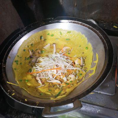 banh-xeo-tom-thit-nam-mushroom-pancakes-with-shrimp-and-meat