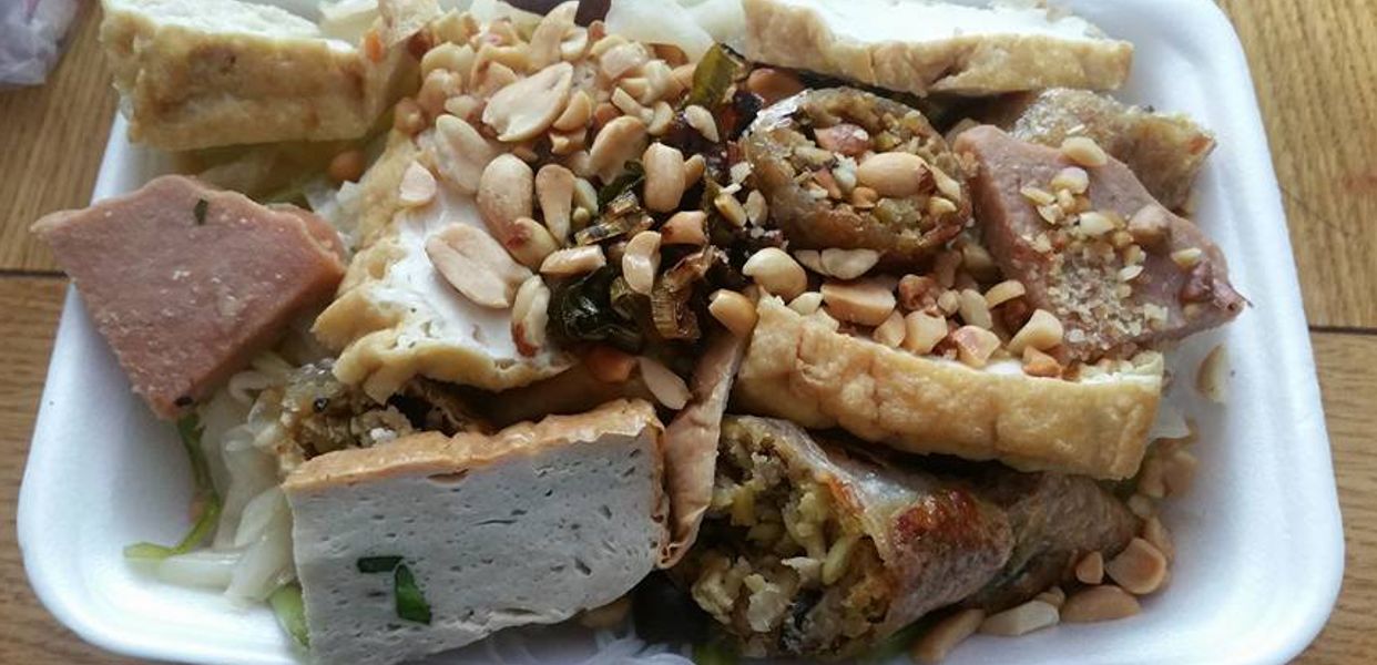 Cô-Thu---Bún-Gạo-Xào-Và-Mì-Xào---Nguyễn-Văn-Nguyễn