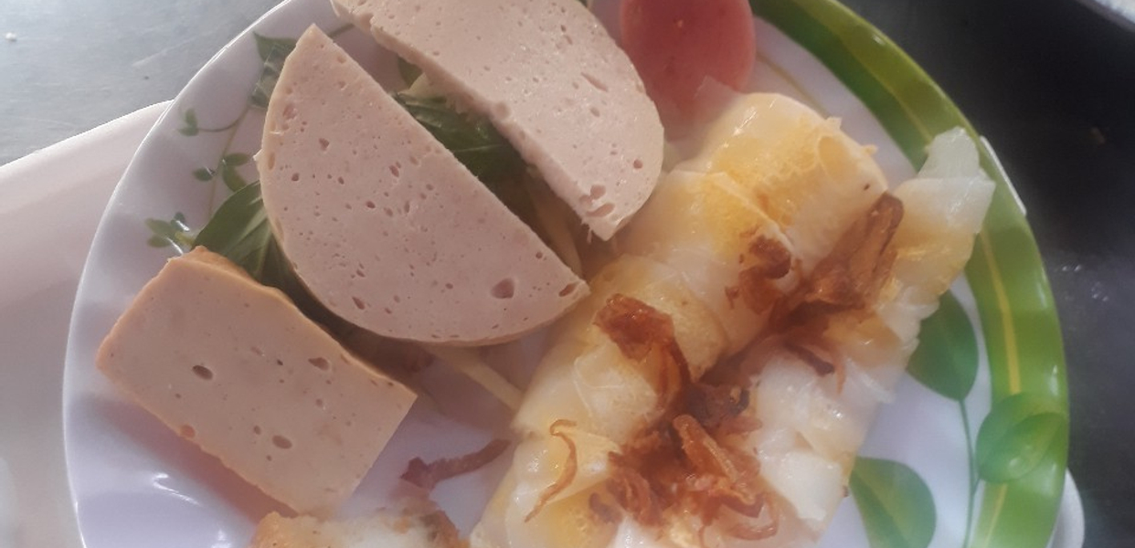 banh-cuon-nong-loan-nghia