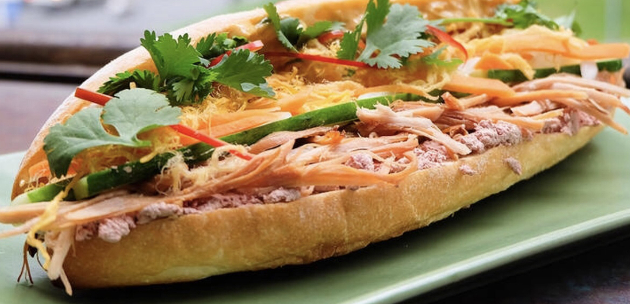 Pomi---Bánh-Mì-Thịt-Xiên-&-Bơ-Mật-Ong---Vĩnh-Hưng