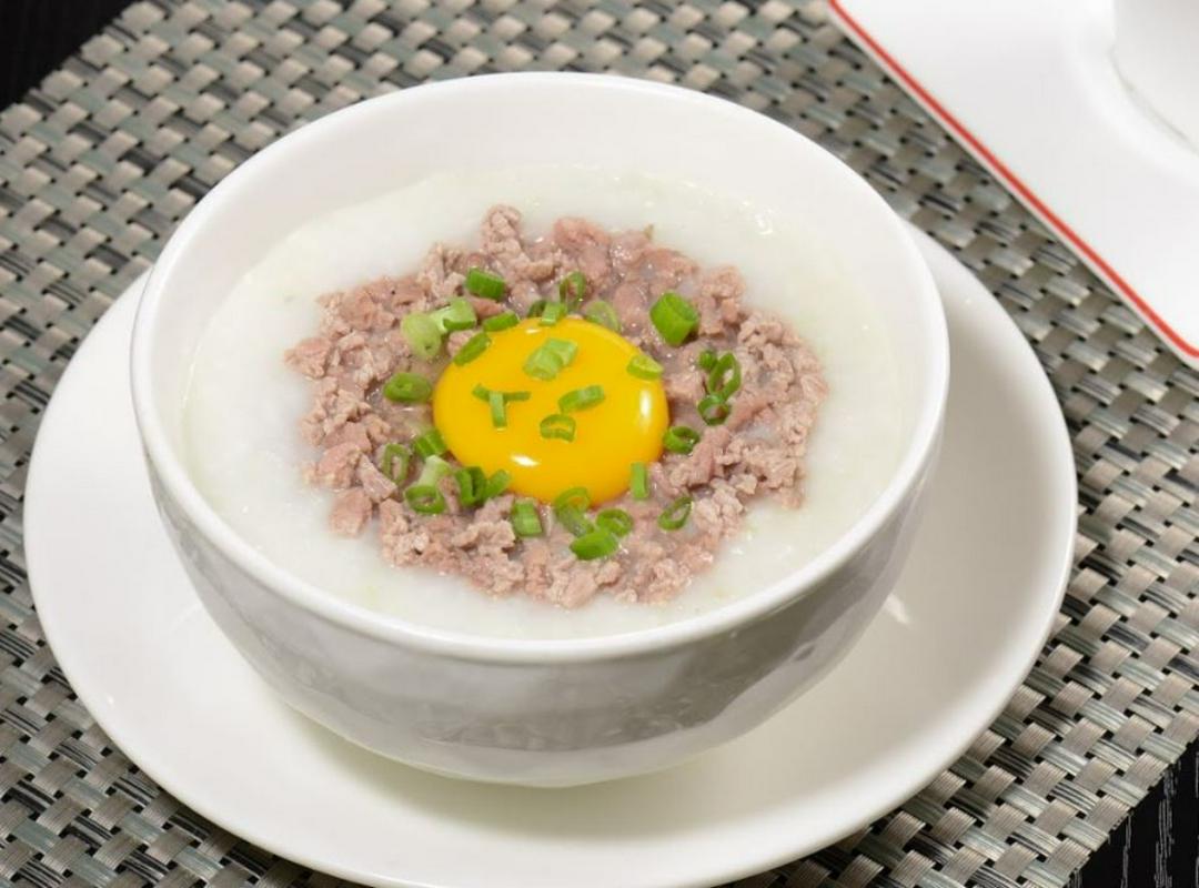 chao-thit-bam-trung-lon