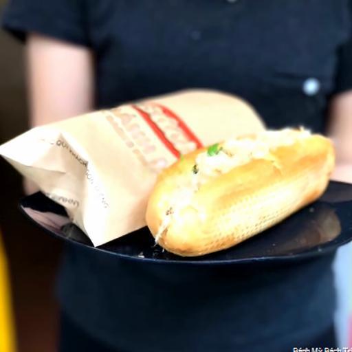 combo-1-banh-pate-ruoc-1-banh-heo-quay-ruoc