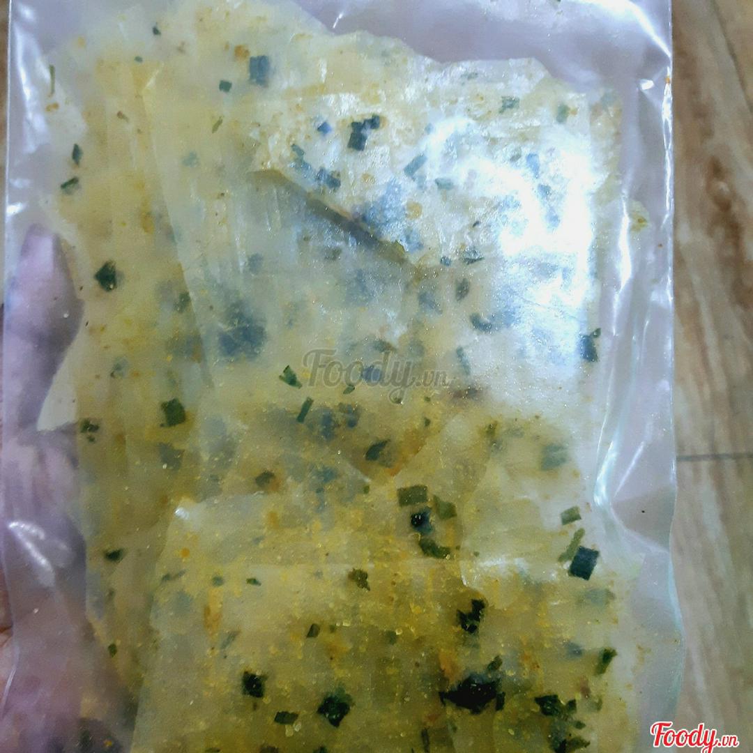 banh-trang-vuong-toi-kho-ga