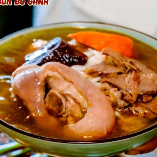 bun-bo-gio-nam-cha-tom-cua