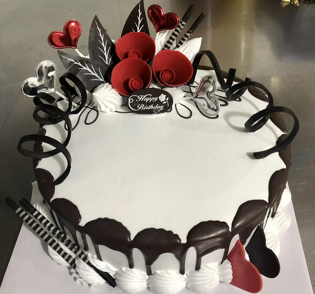 banh-kem-sua-tuoi-socola-hoa-o-25cm