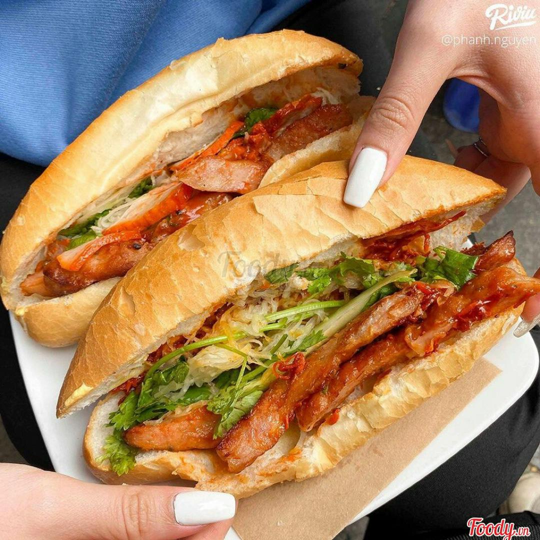 combo-10-cai-banh-mi-kep-3-nem-lui