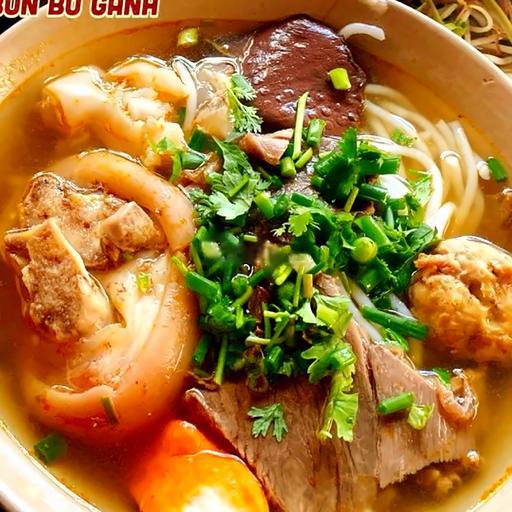 bun-bo-gio-gan-cha-tom-cua