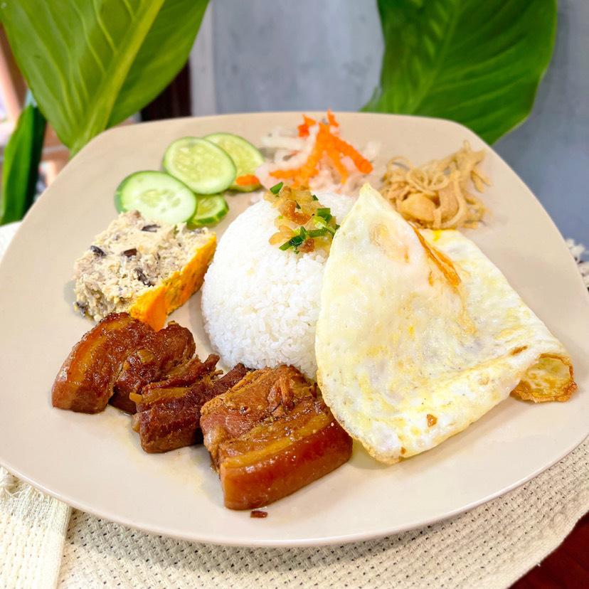 com-tam-thit-kho-bi-cha-trung