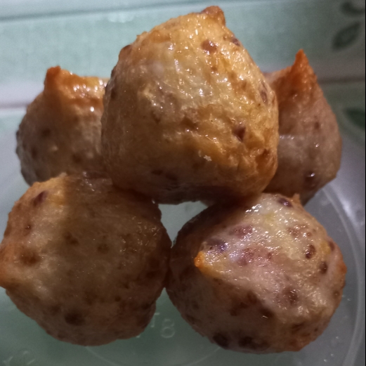 au-hu-hai-san-nhan-bat-buu-3vien