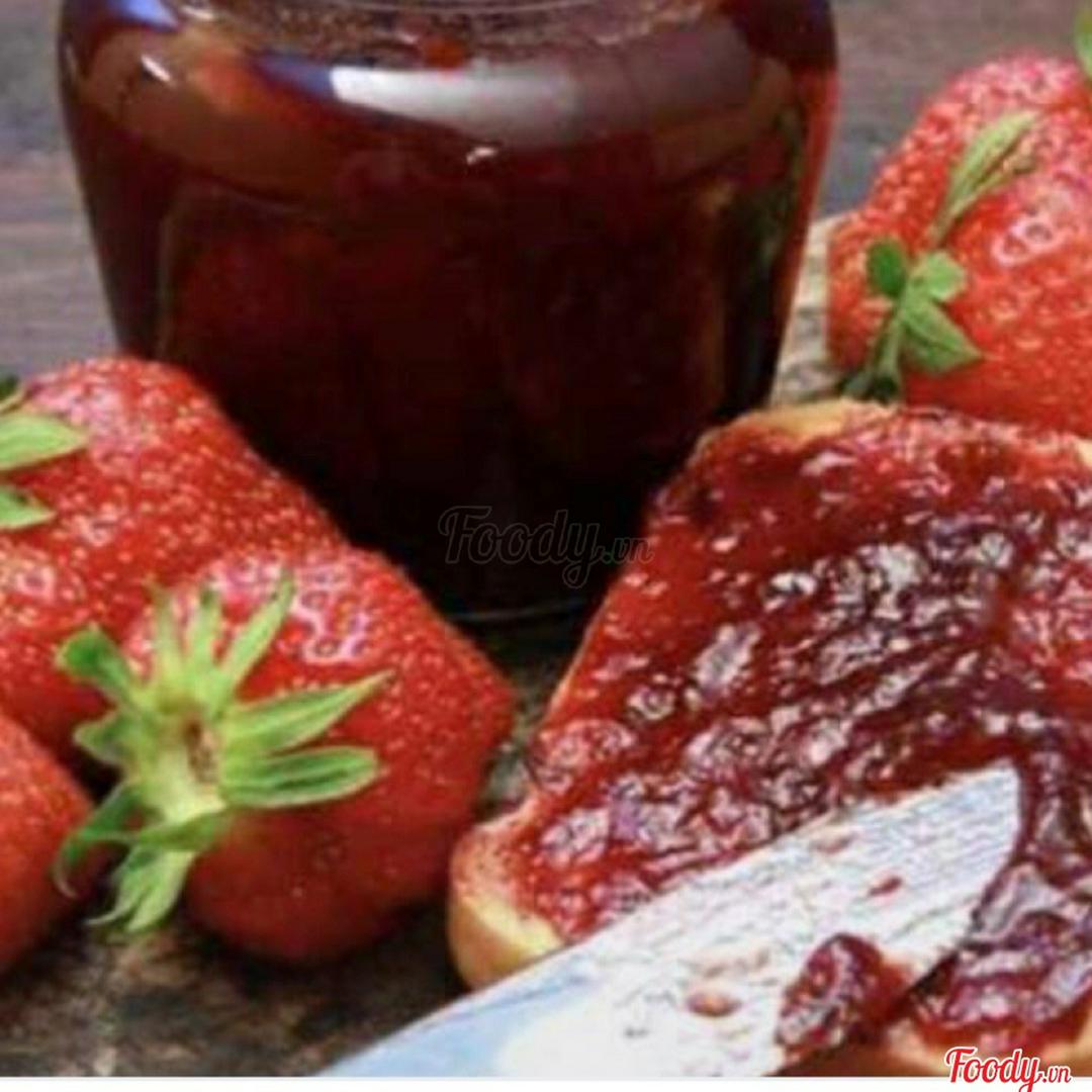 banh-sandwich-mut-dau-tay