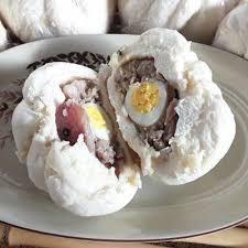 banh-bao-trung-cut-thit-xa-xiu