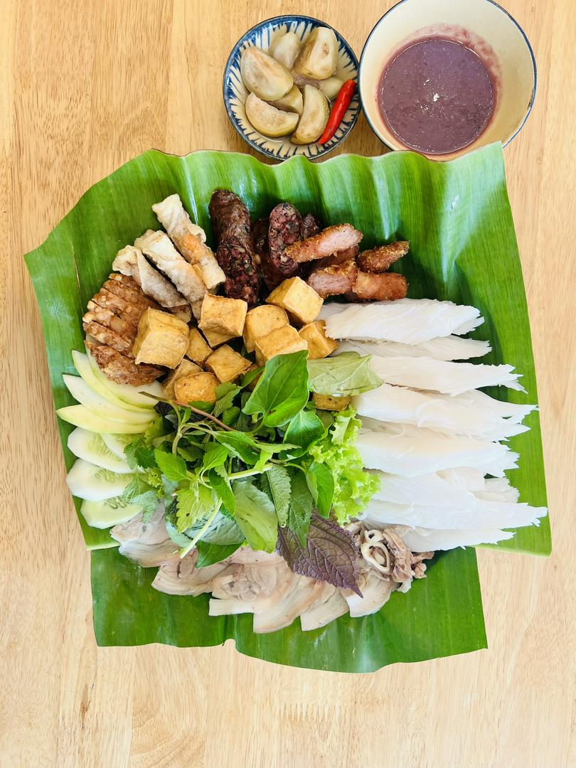 bun-au-thap-cam-02-nguoi-an