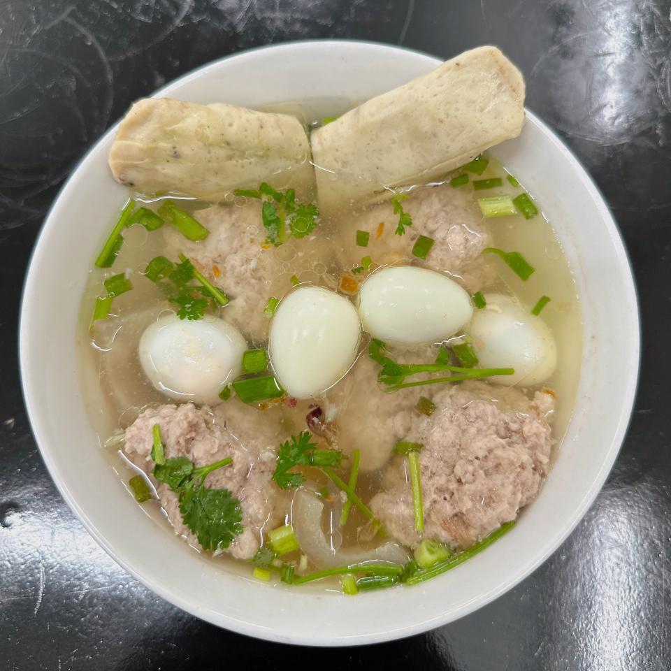 xiu-mai-ac-biet-full-topping-5-vien-xiu-mai-cha-da-4-vien-trung-cut